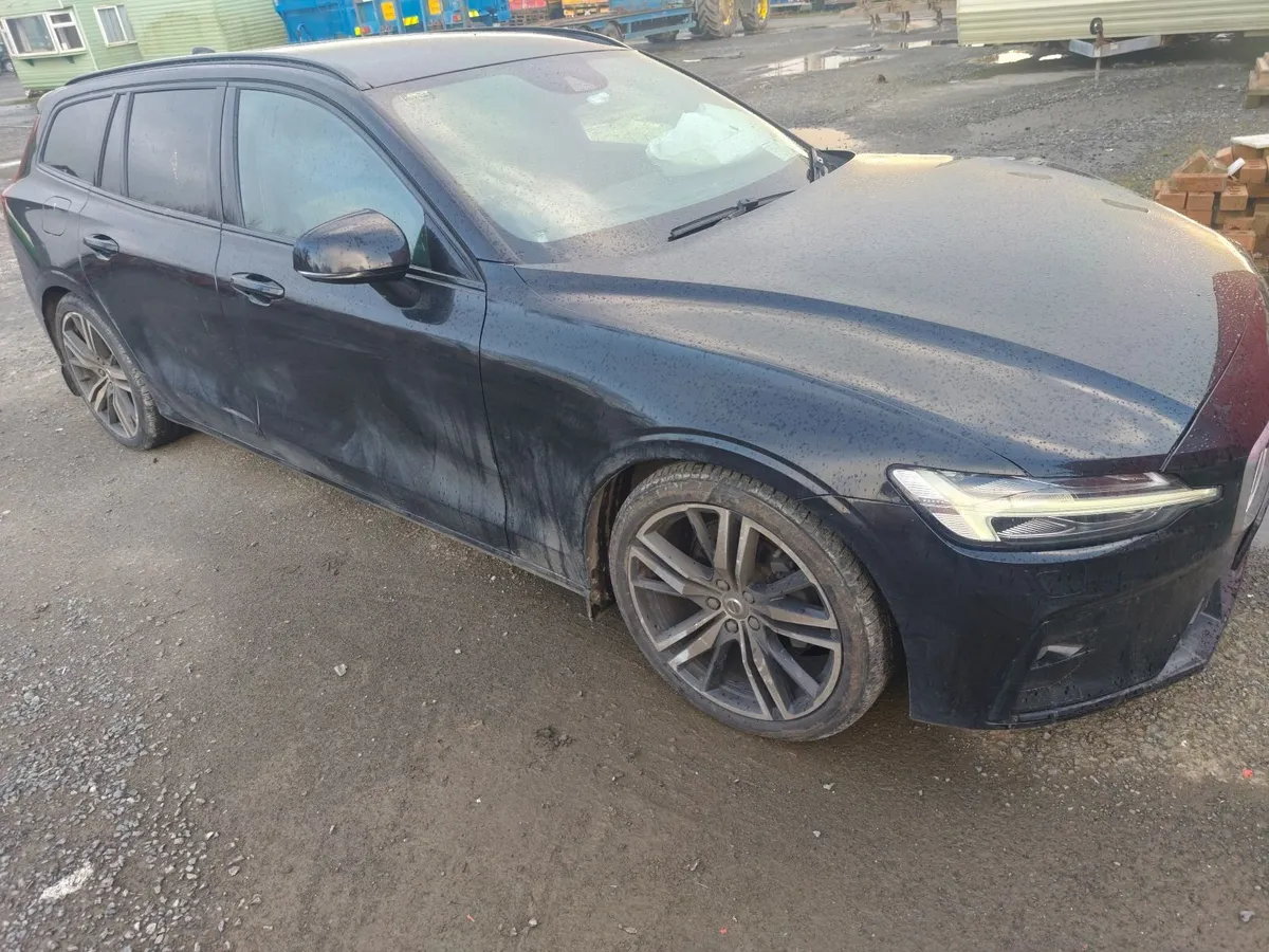 2021 volvo v60 - Image 1