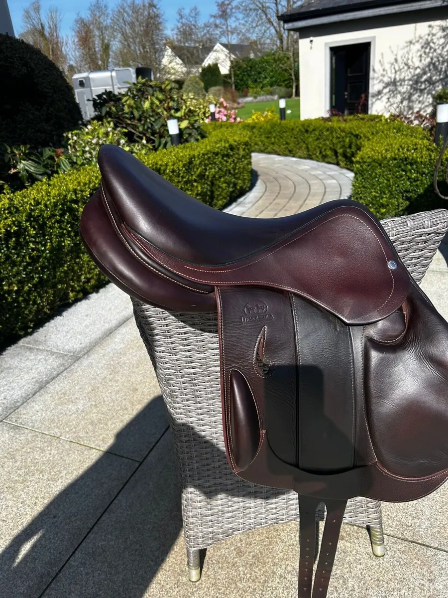 Devoucoux French Jump Saddle – Premium – Excellent - Image 4