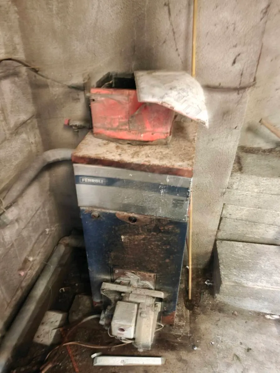 Riello Oil Burner and Pump - Image 3