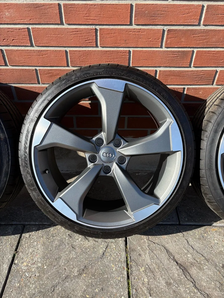 19” New Style TTRS - Image 3