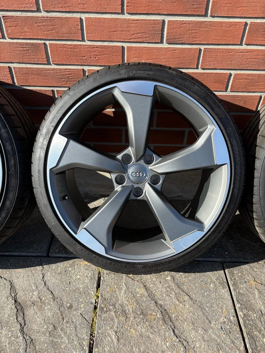 19” New Style TTRS - Image 4