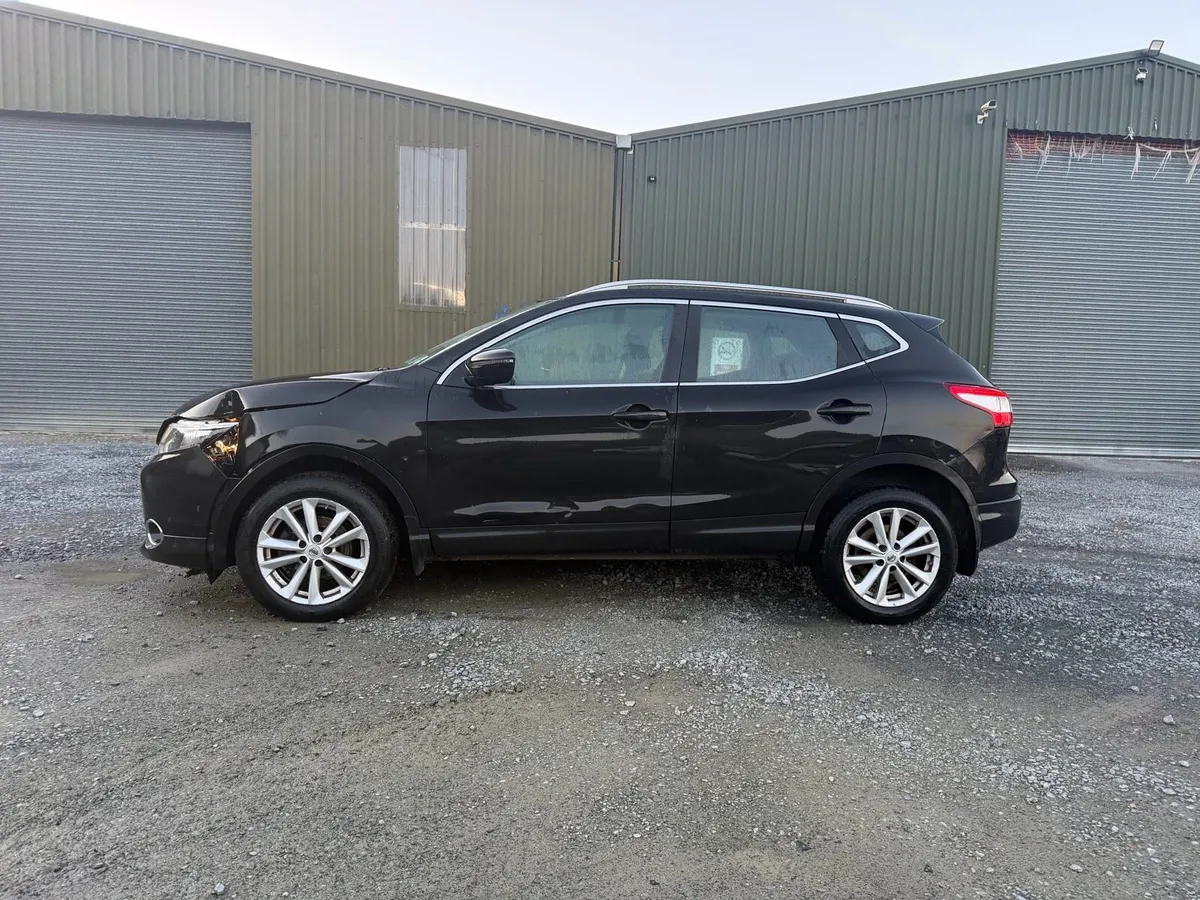 2016 Nissan Qashqai 1.6 diesel 4x4 -wheel-drive - Image 4