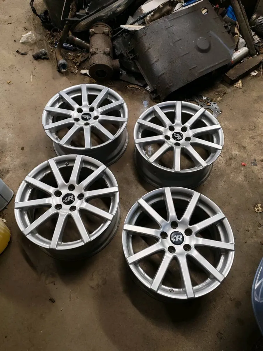 Rare Volkswagen Golf R32 Alloys - Image 1