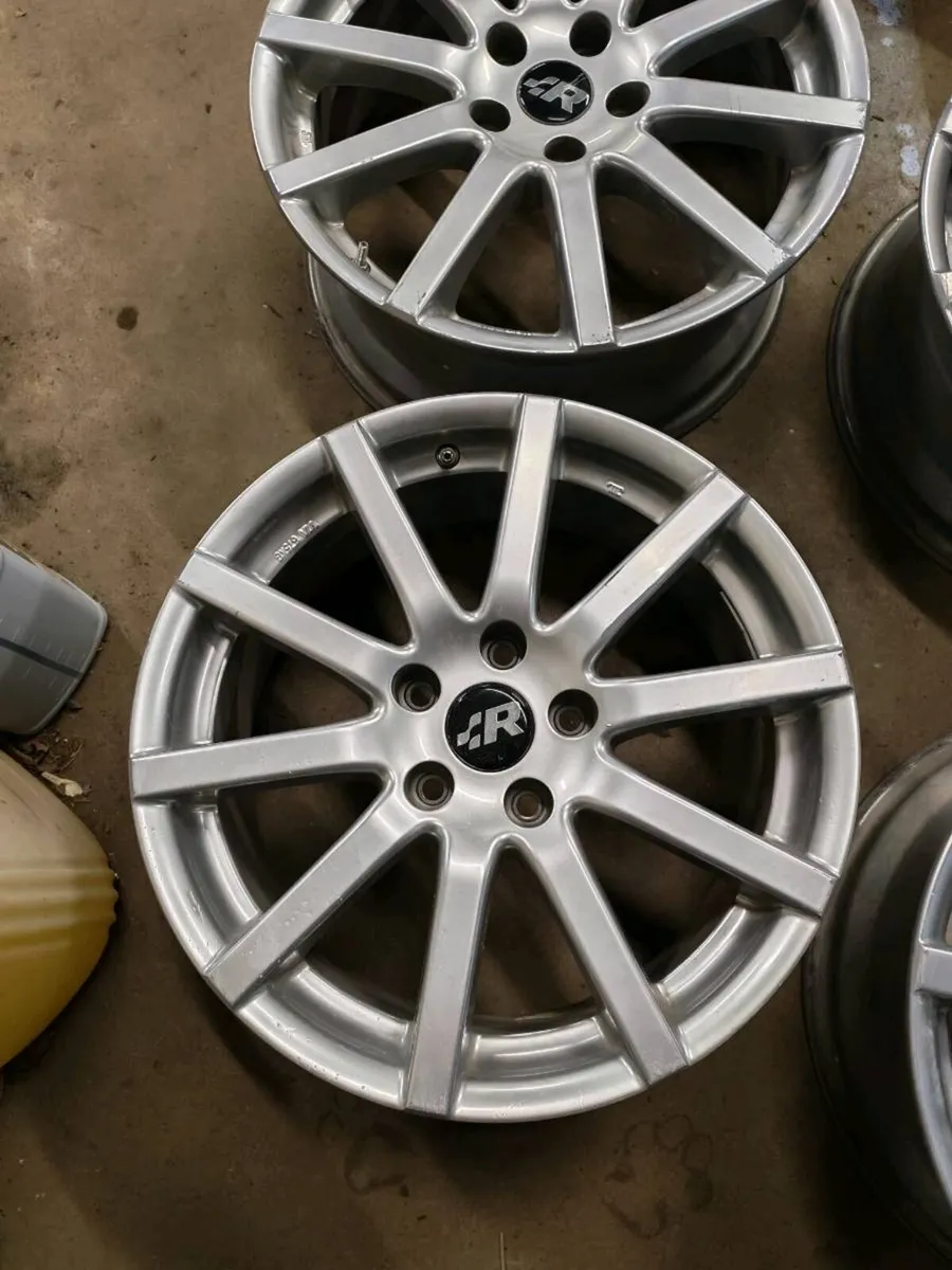 Rare Volkswagen Golf R32 Alloys - Image 2