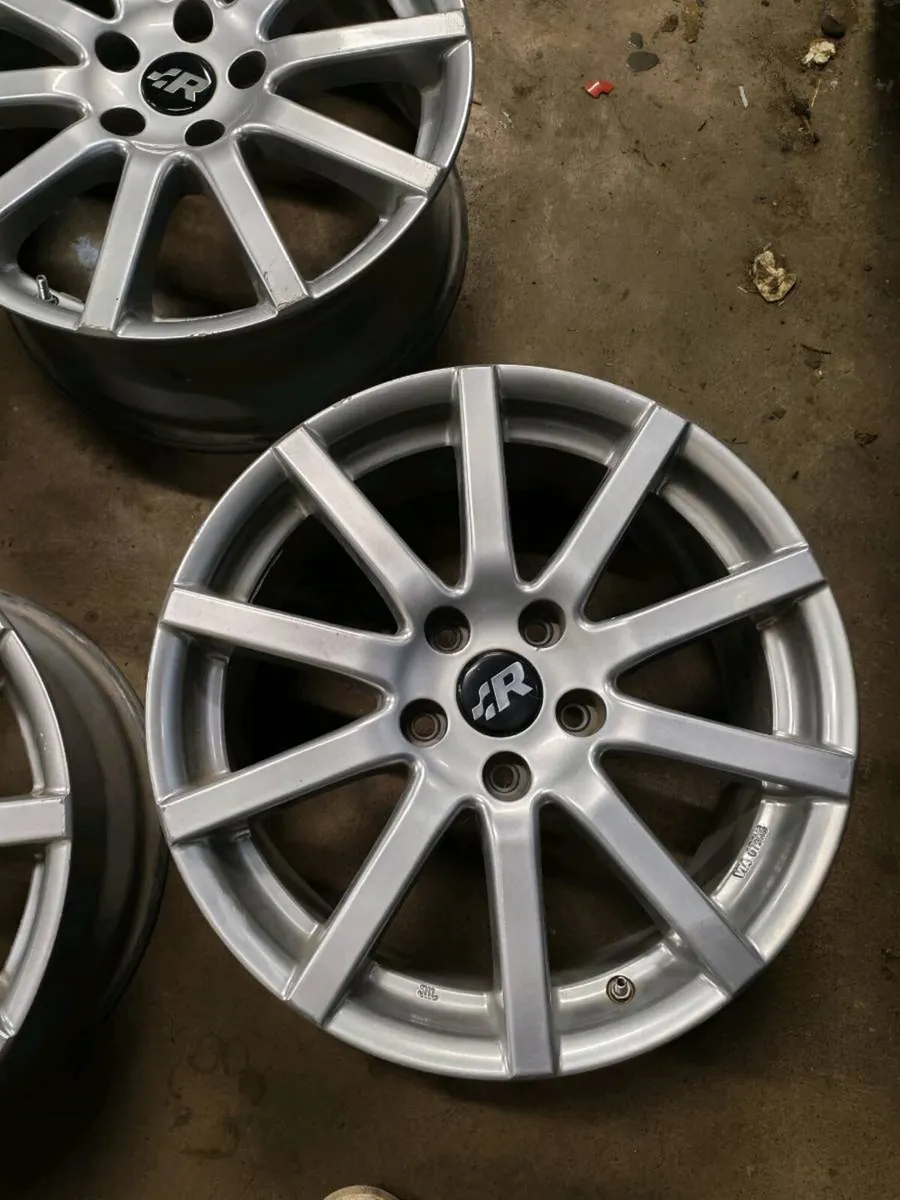 Rare Volkswagen Golf R32 Alloys - Image 3
