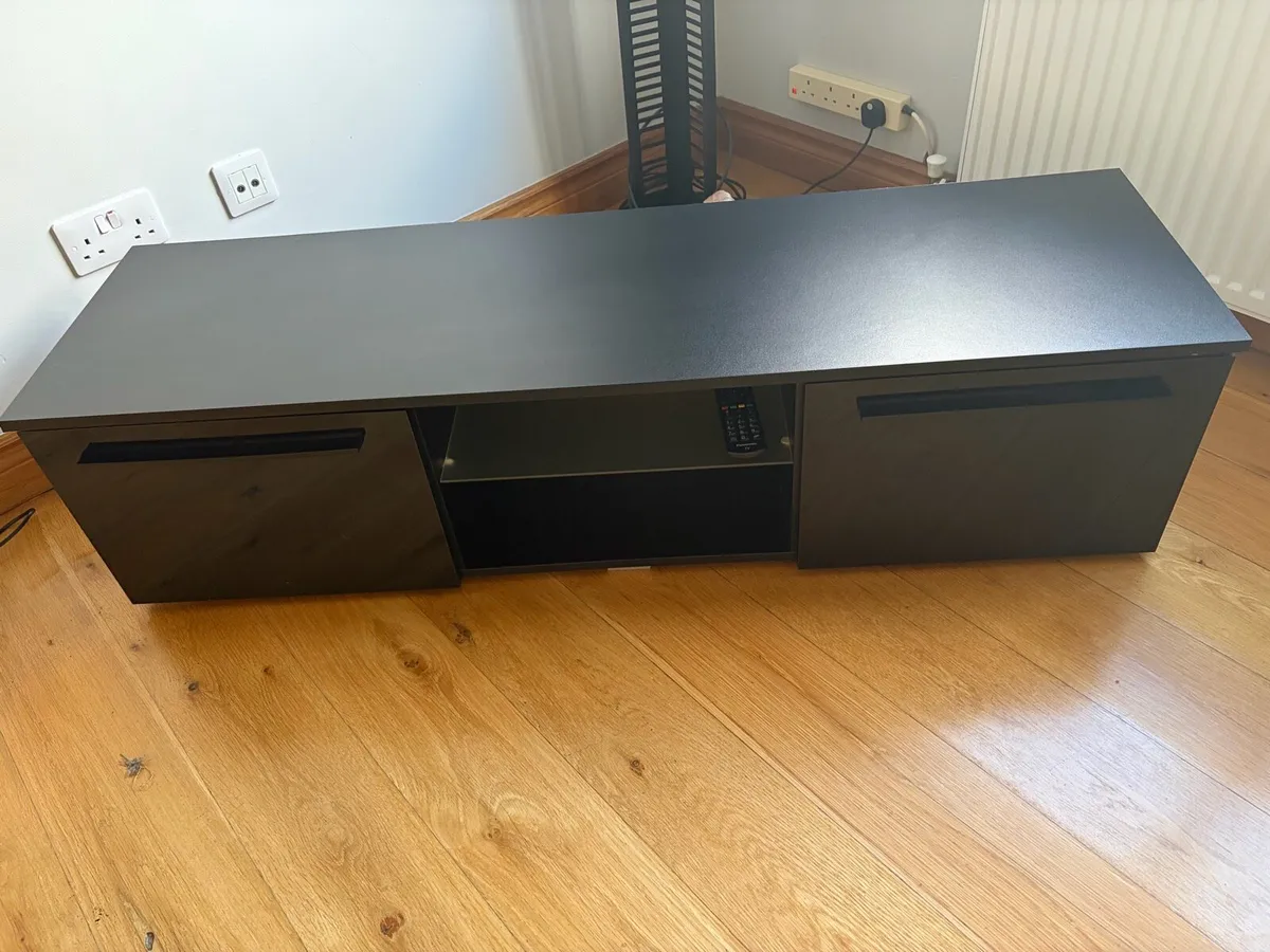 Low tv stand with storage - Image 3