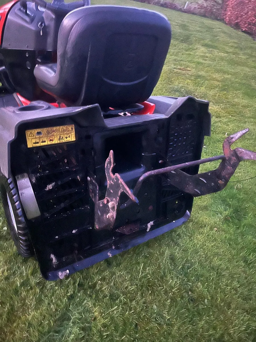 Husqvarna TC 338 ride on mower - Image 4