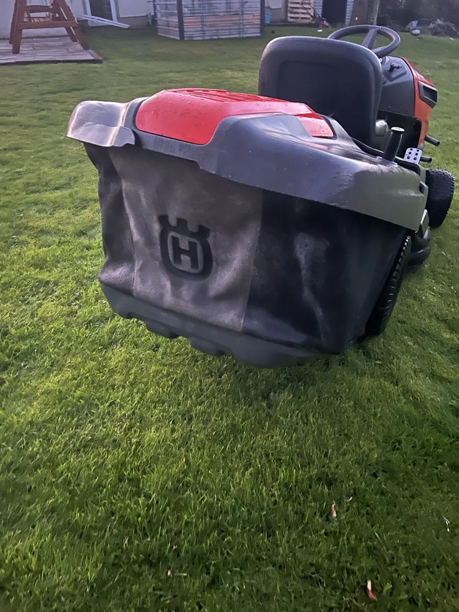 Husqvarna TC 338 ride on mower - Image 2