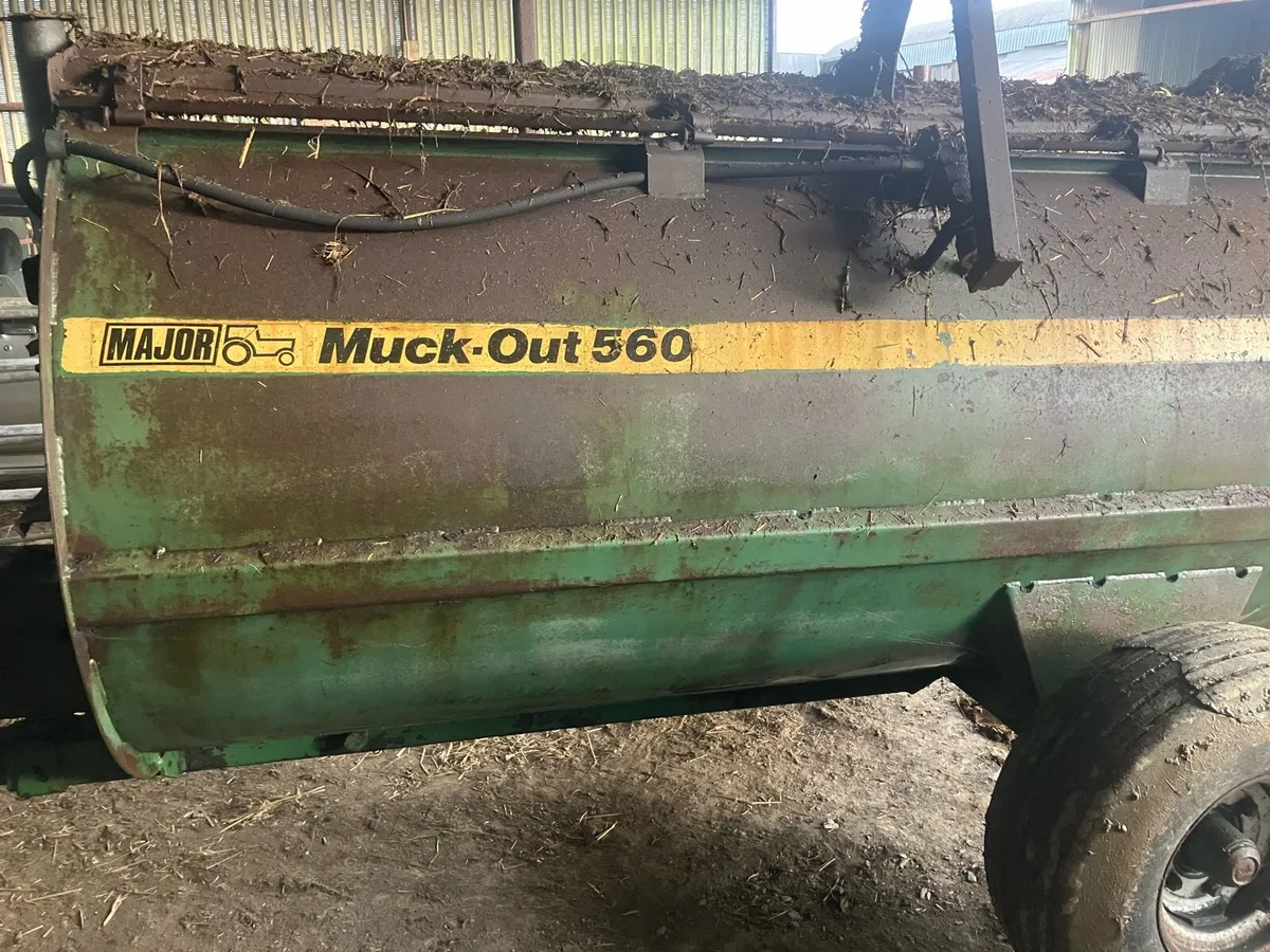 Dung spreader - Image 1