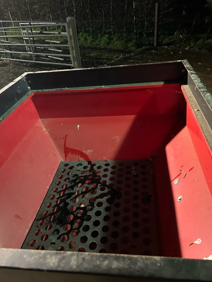 Fertiliser spreader - Image 4