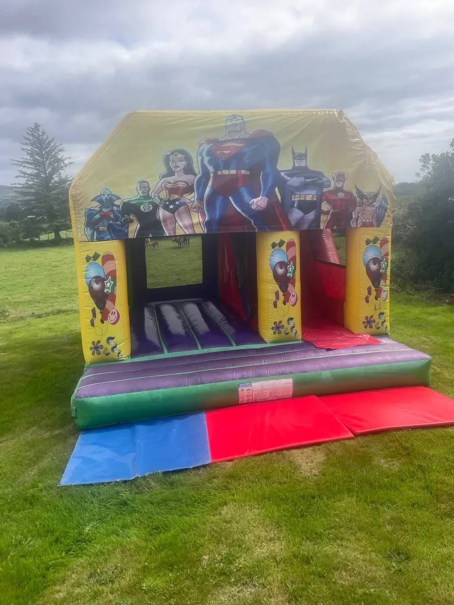 Bouncy castle/ obstacle course - Image 2