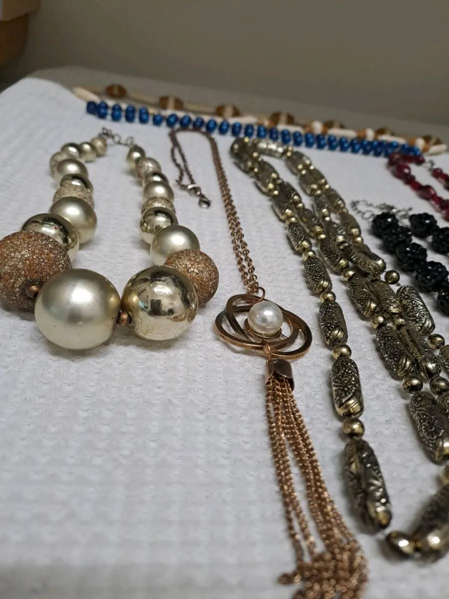 Bundle of 7 Necklaces - Image 2