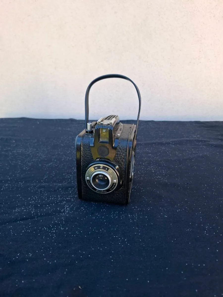 Vintage camera - Image 1