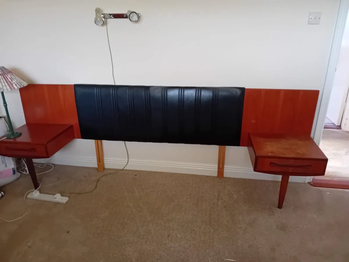 Headboard and dressing table set - Image 2