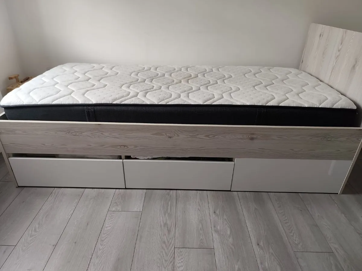 Custom-made bed - Image 1