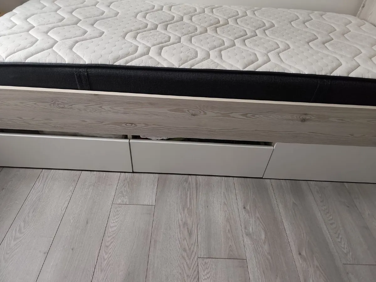 Custom-made bed - Image 3