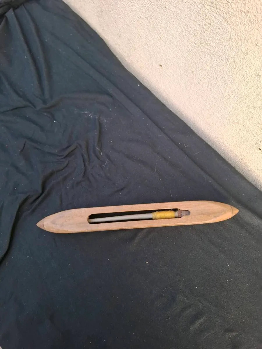 Vintage shuttle for loom postage possible - Image 2