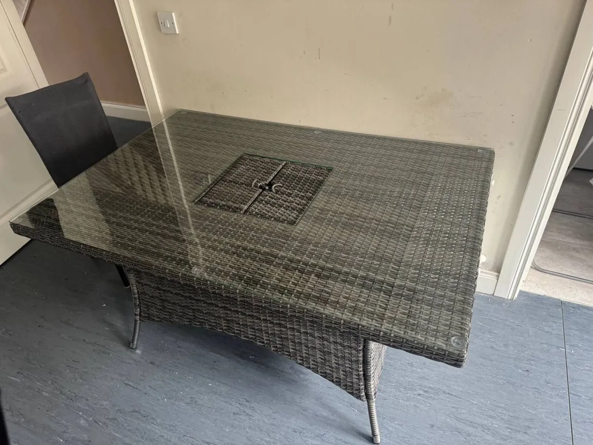 Large Premium Rattan Garden Table - Glass Top - Li - Image 1