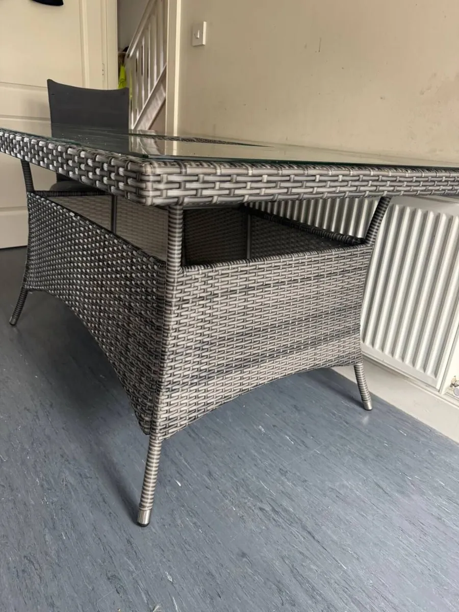 Large Premium Rattan Garden Table - Glass Top - Li - Image 3
