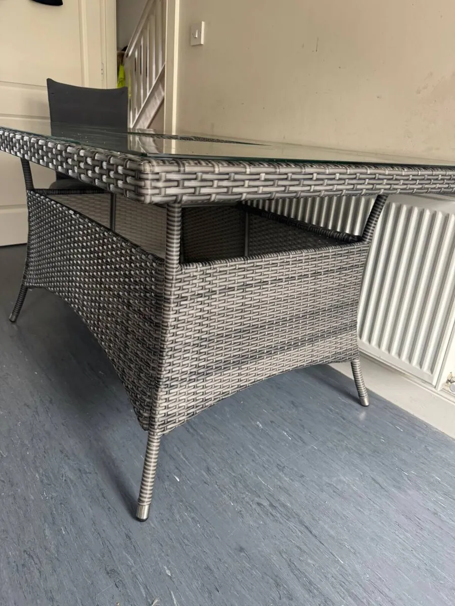 Large Premium Rattan Garden Table - Glass Top - Li - Image 1