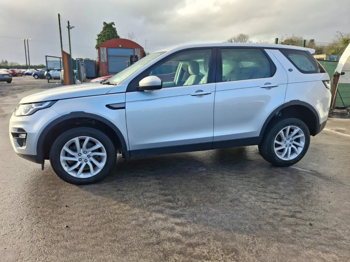 182 Land-rover Discovery  Sport  7 seater - Image 1