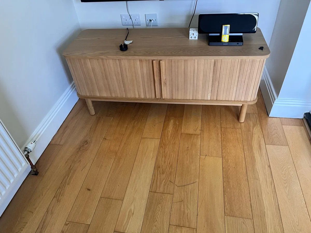 Tv stand - Image 1