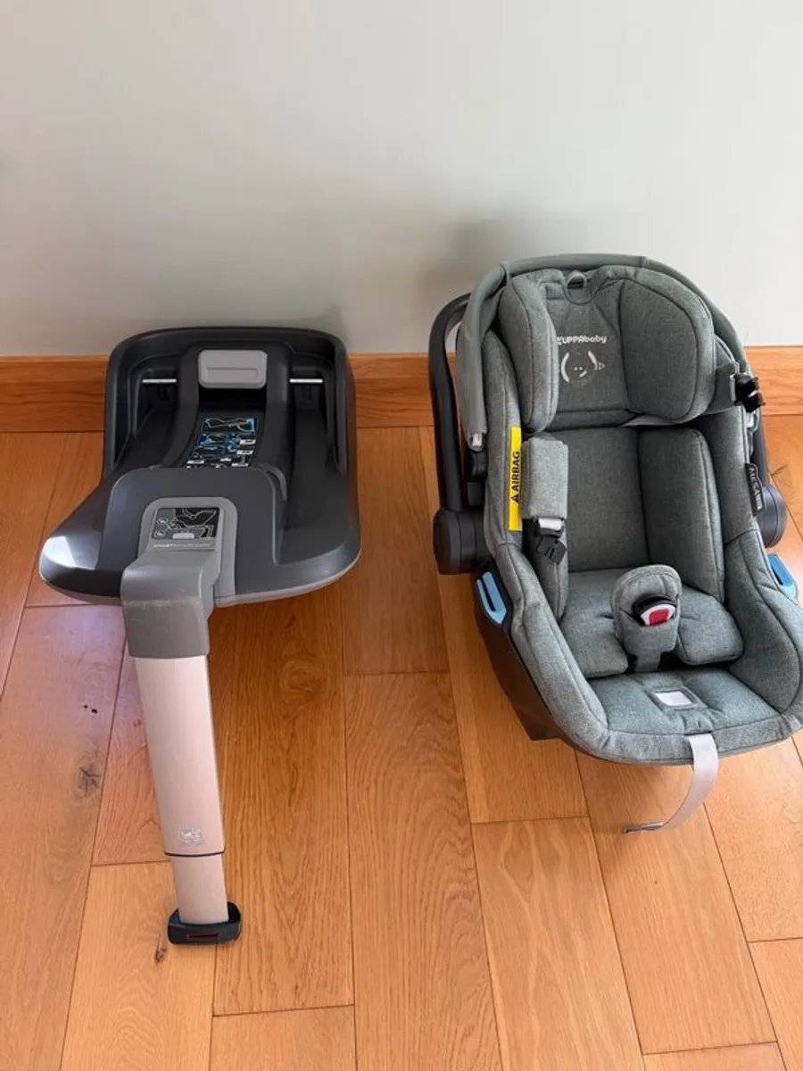 UPPAbaby mesa i-size car seat and isofix - Image 1