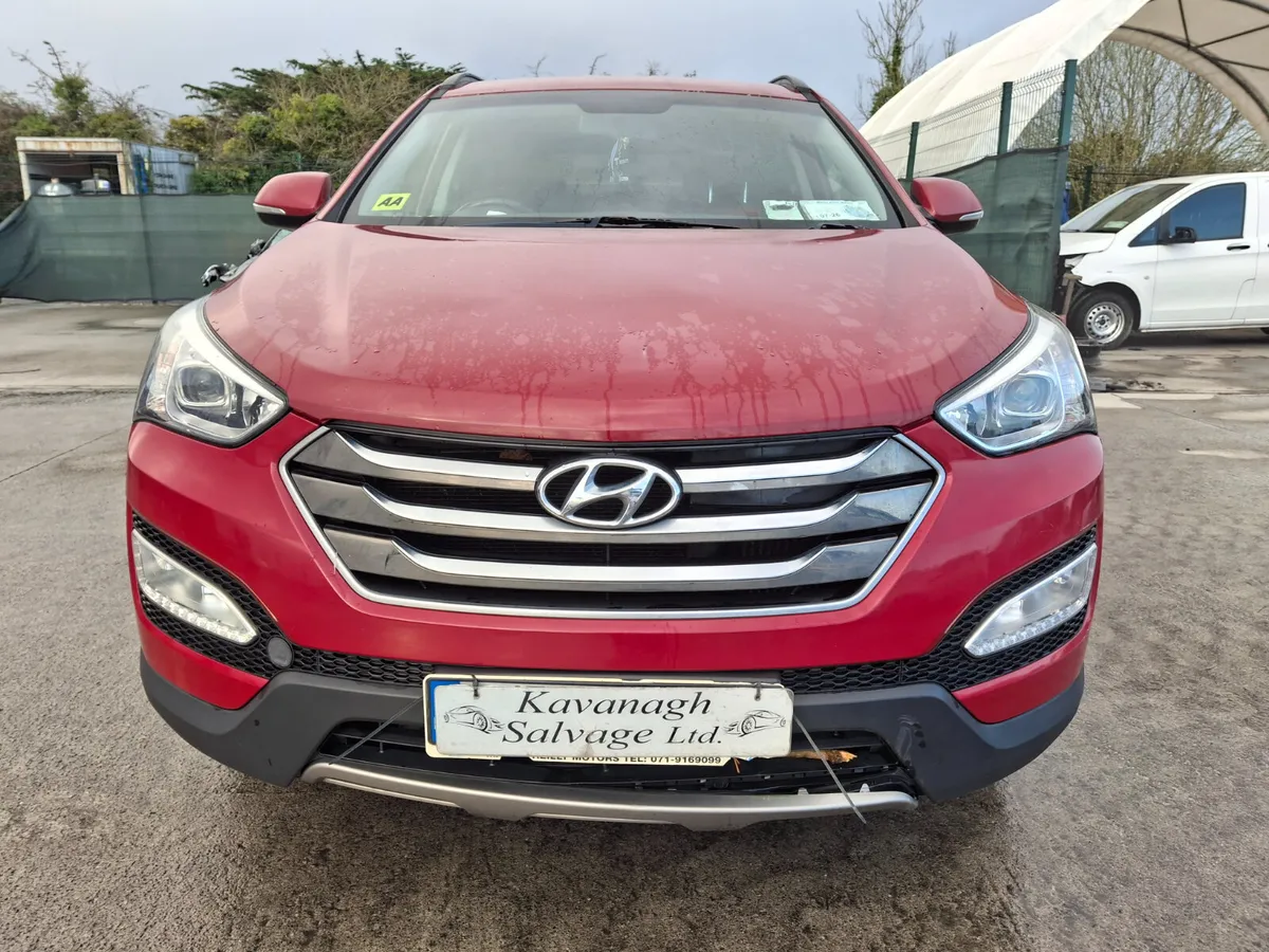2015 Hyundai Santa Fe  4wd 7 seater - Image 4