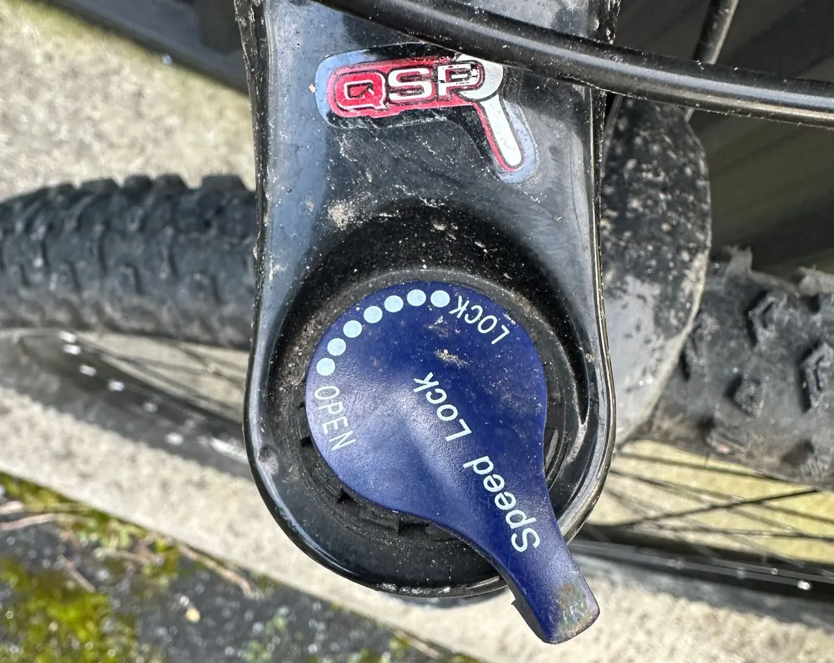 GIANT TALON 3 MOUNTAIN BIKE - Image 4