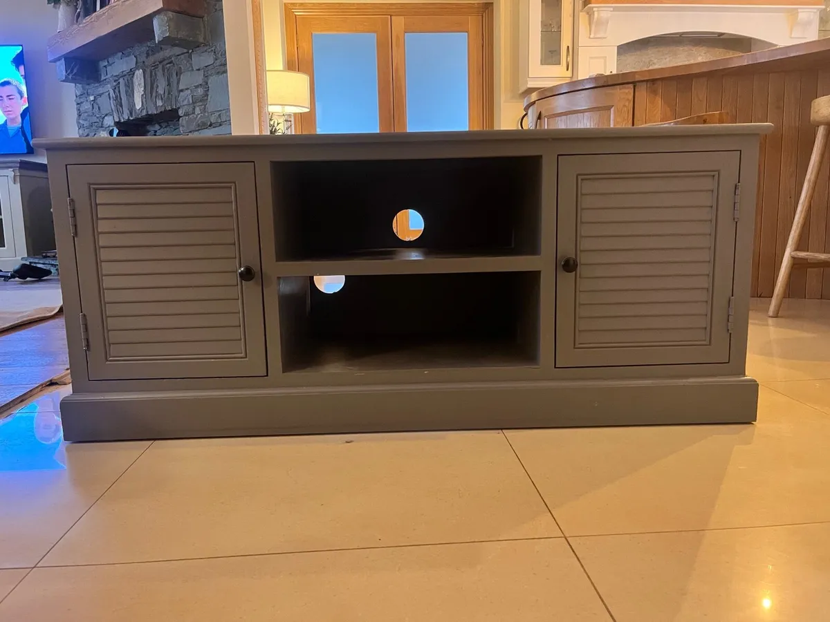 Tel vision stand meadows and byrne