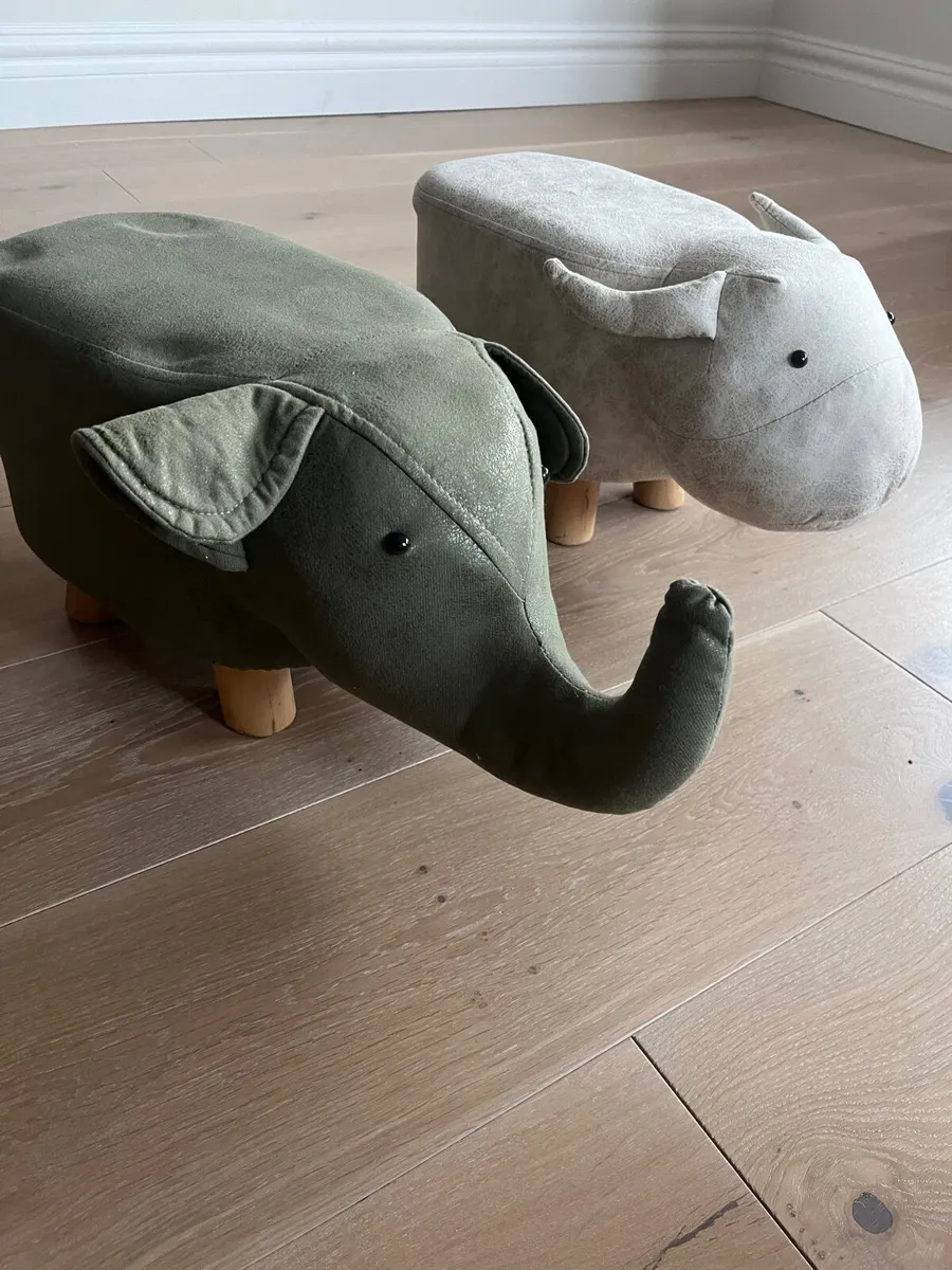 Kids low size stools in animal theme - Image 1