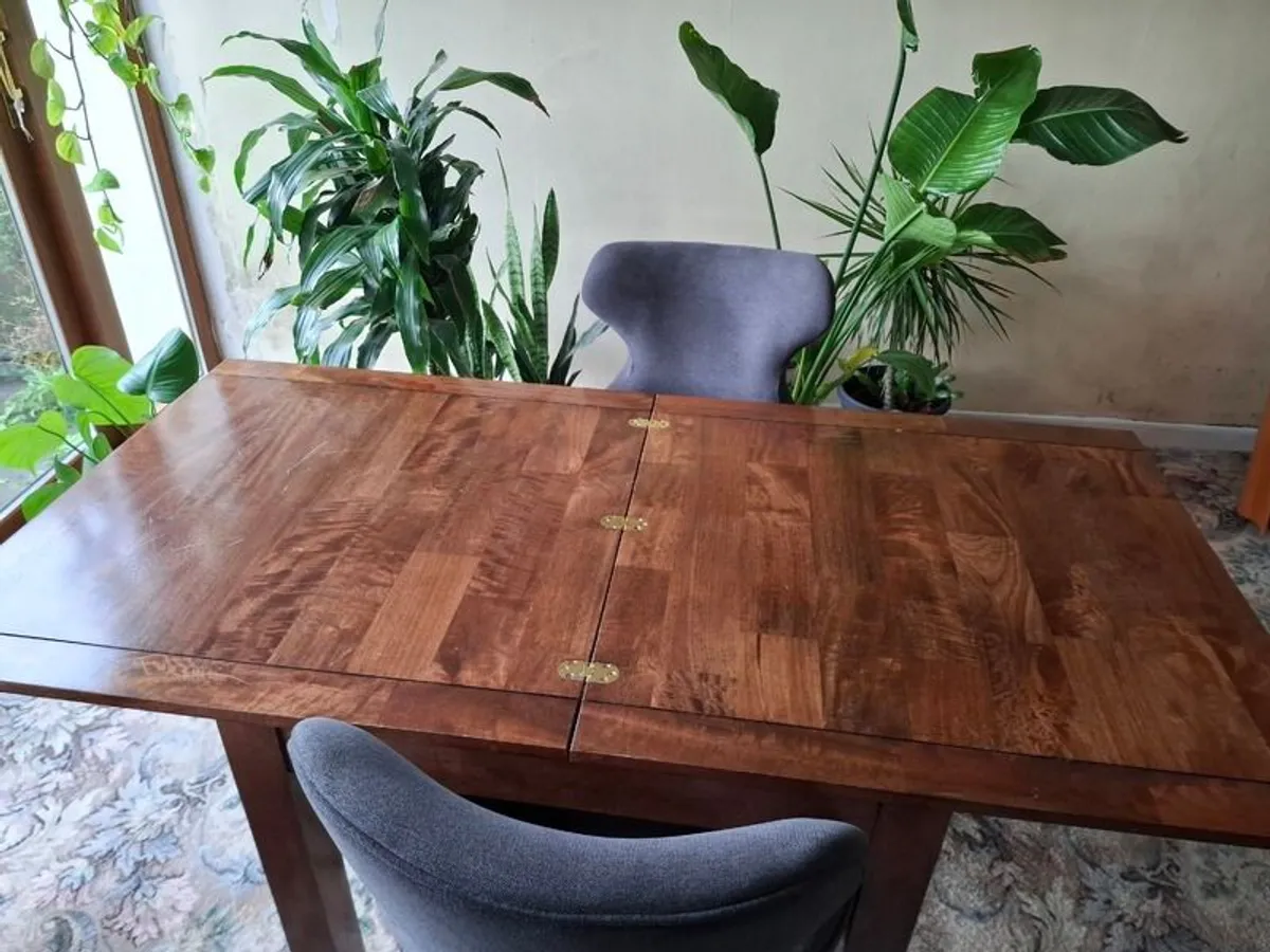 Dining Table (Extendable) - Image 1