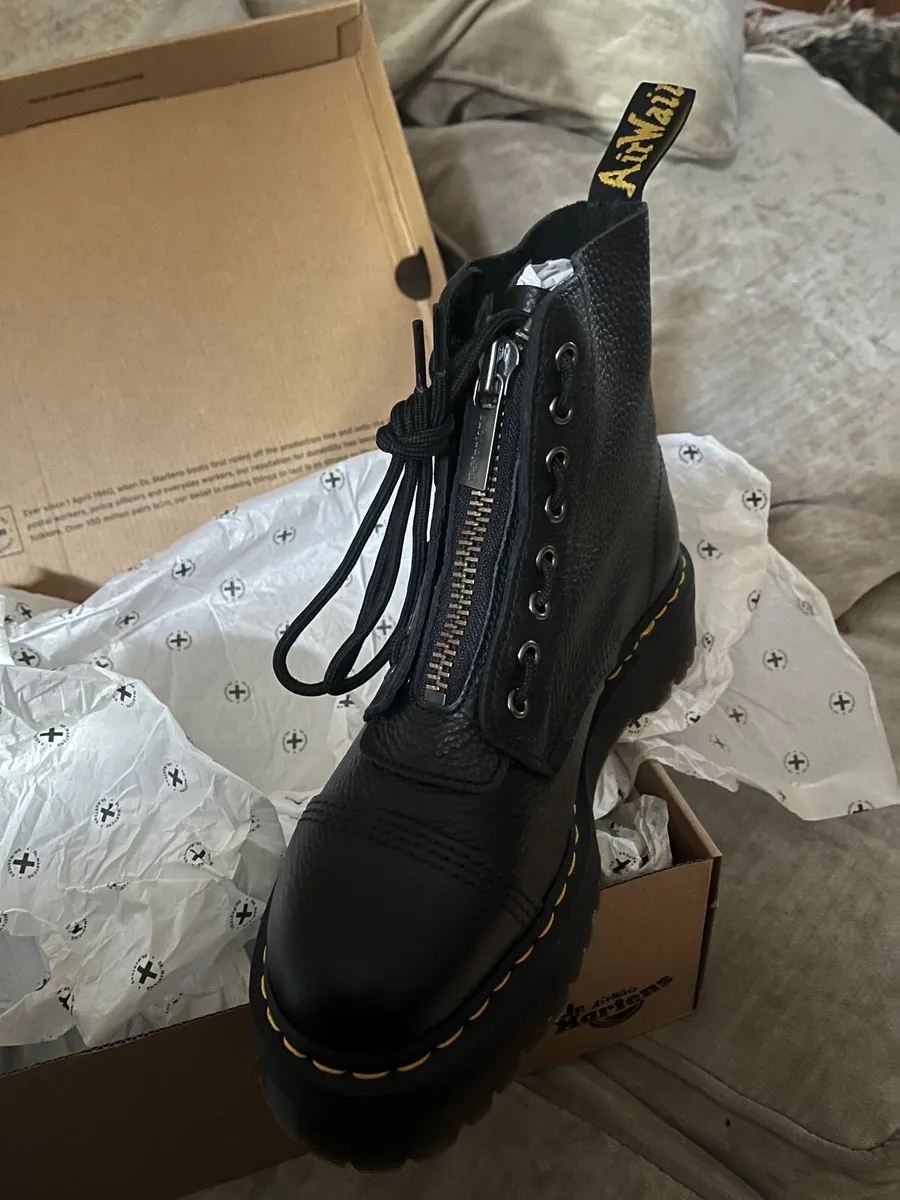 Dr Martens ,Sinclair uk7 - Image 1