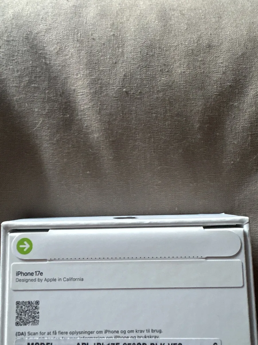 IPHONE 17E, BLACK, NOT OPEN - Image 3