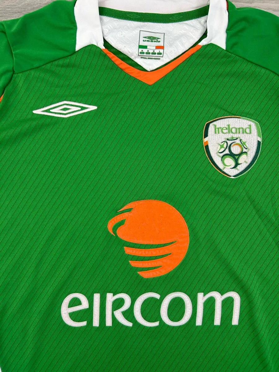 Vintage 2008 Ireland Home Jersey Shirt Medium - Image 3