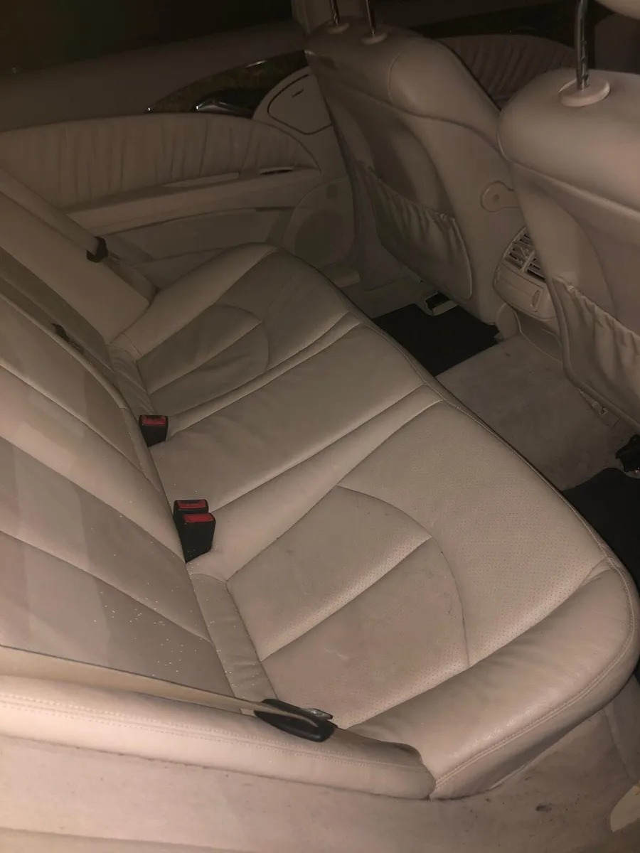 Mercedes E200 Automatic - Image 3