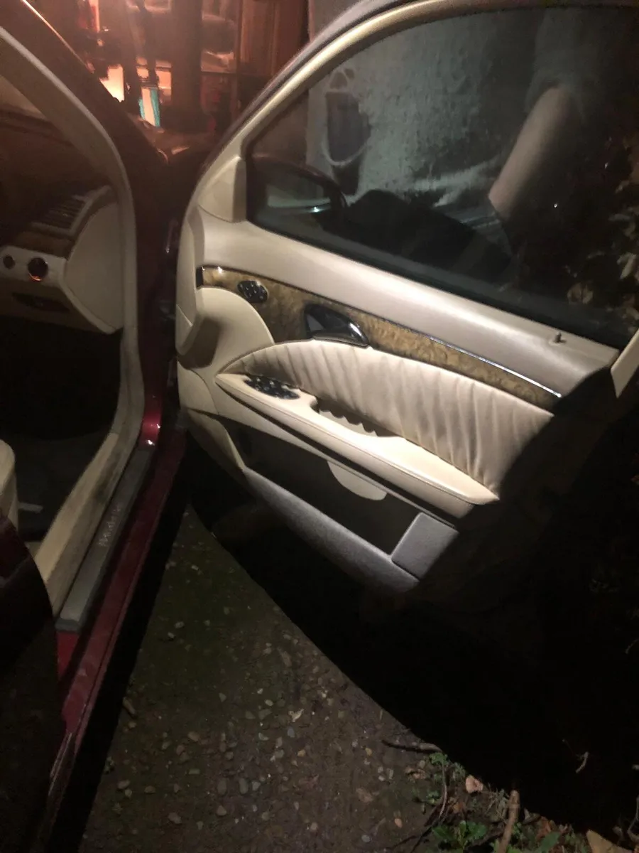 Mercedes E200 Automatic - Image 4