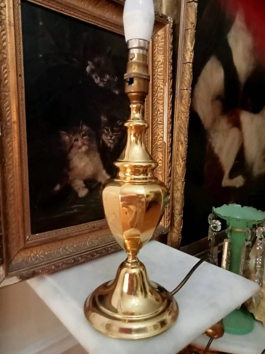 Vintage brass lamp Postage available - Image 4