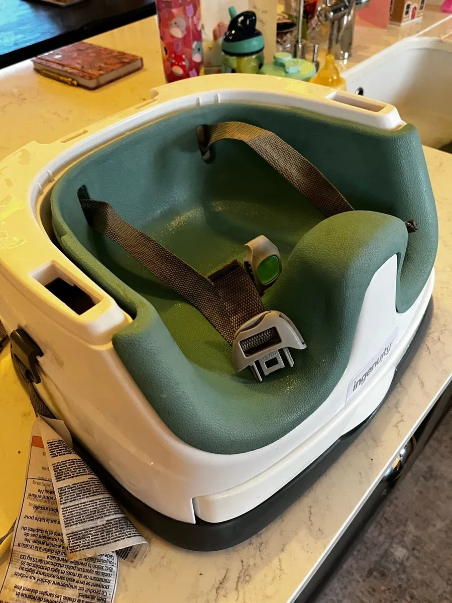 Baby booster seat - Image 1