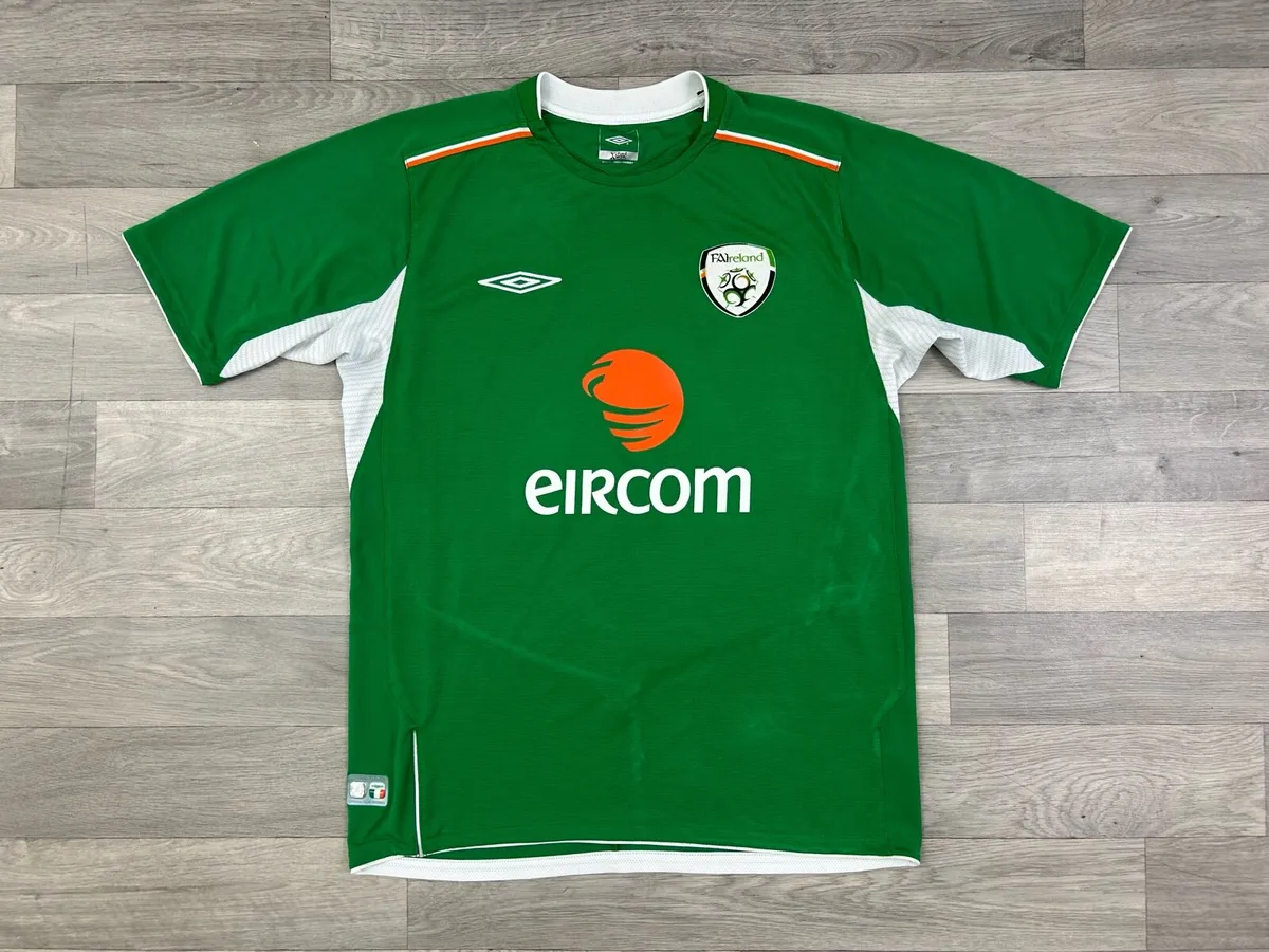 Vintage 2004 Umbro Ireland Home Jersey Shirt M - Image 1