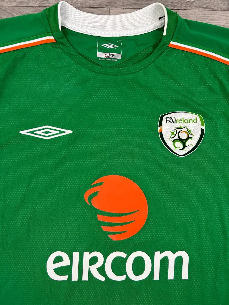 Vintage 2004 Umbro Ireland Home Jersey Shirt M - Image 3