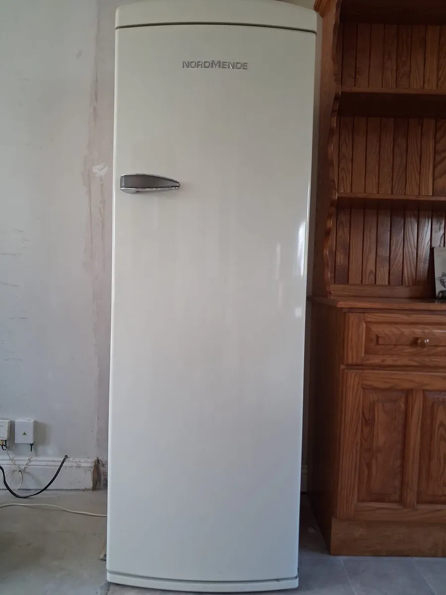 Nordmende Fridge with freezer compartment - Image 1