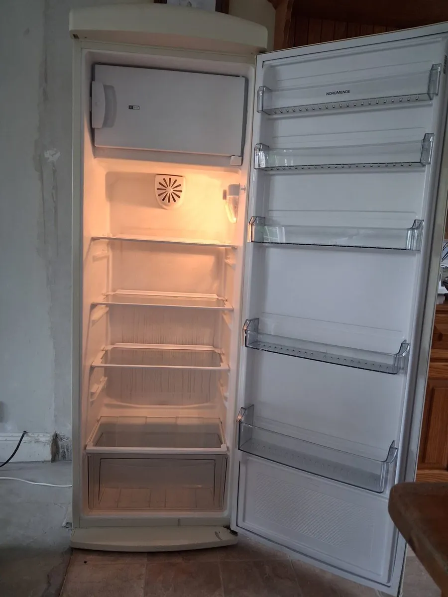 Nordmende Fridge with freezer compartment - Image 2