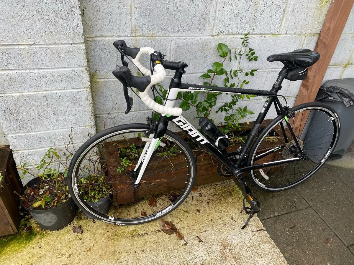 Like new Giant defy 3 Large 22 inch frame - Image 3