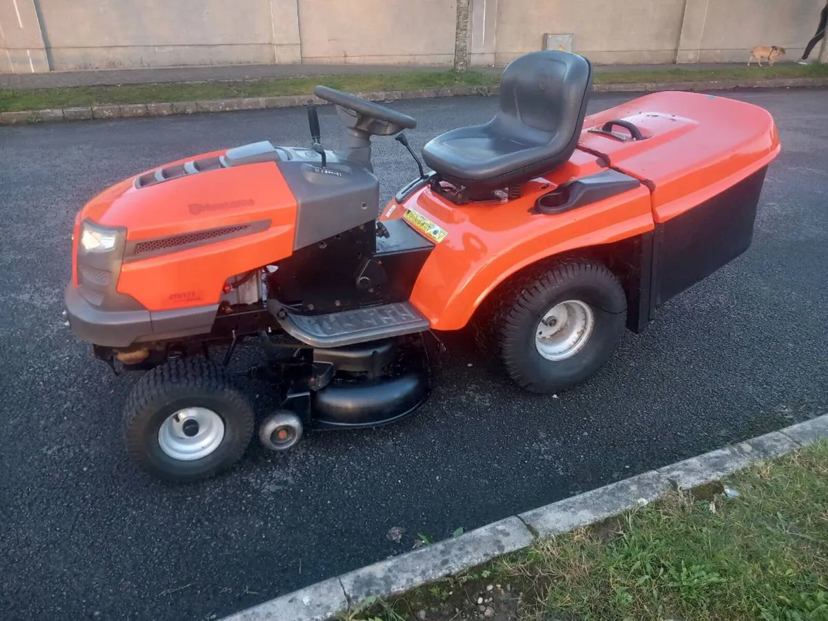 Ride on lawnmower - Image 2