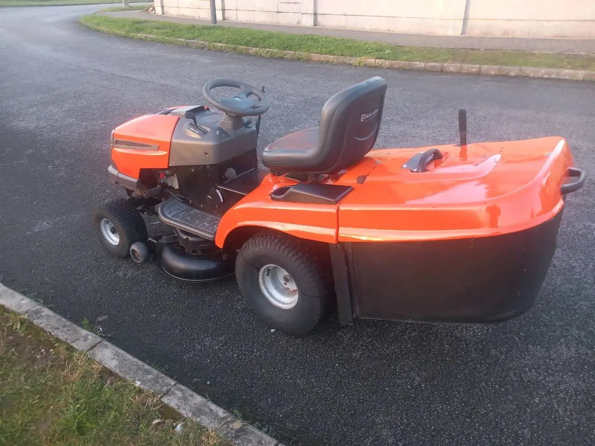 Ride on lawnmower - Image 3