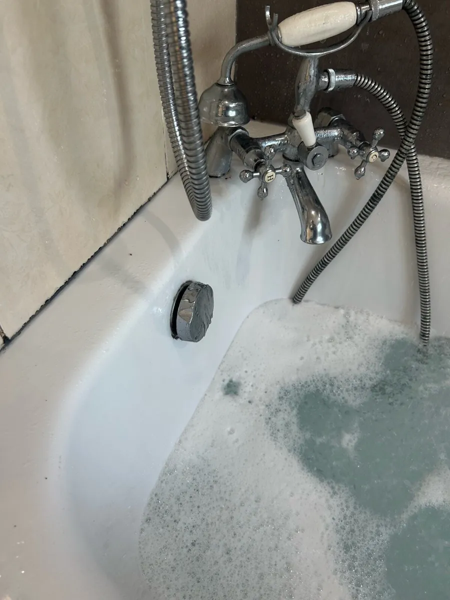 Jacuzzi bathtub - Image 3