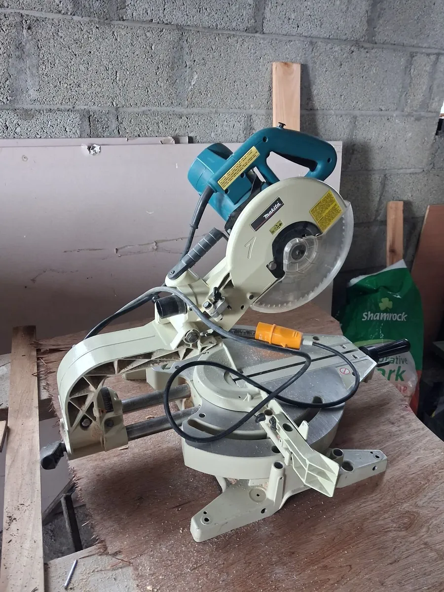 Makita 110v Mitresaw. - Image 1