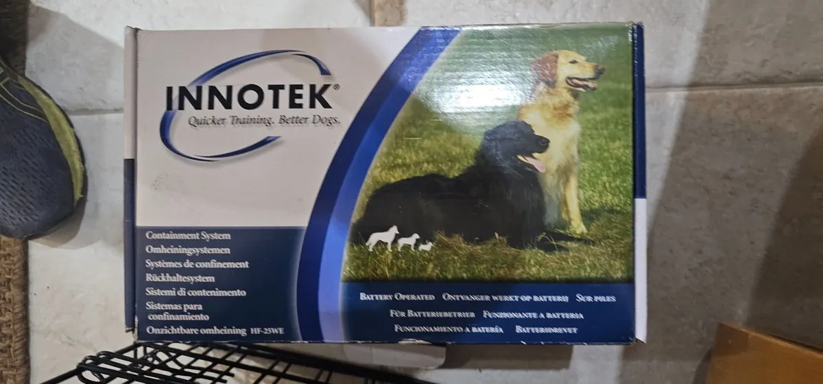 Dog bed / Crate / boundary collar - Image 1