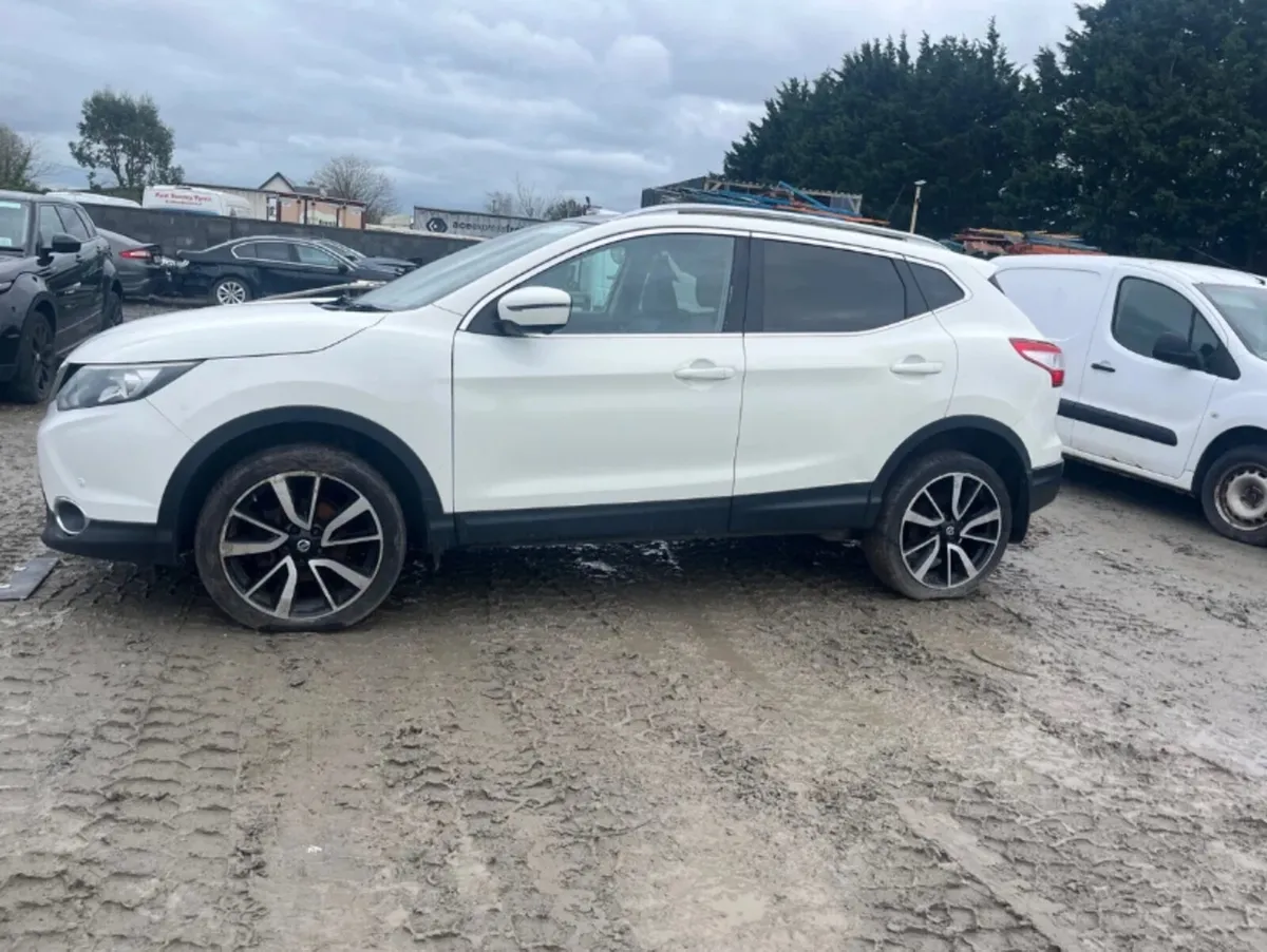 2016 Nissan Qashqai High Spec Engine Damaged - Image 3